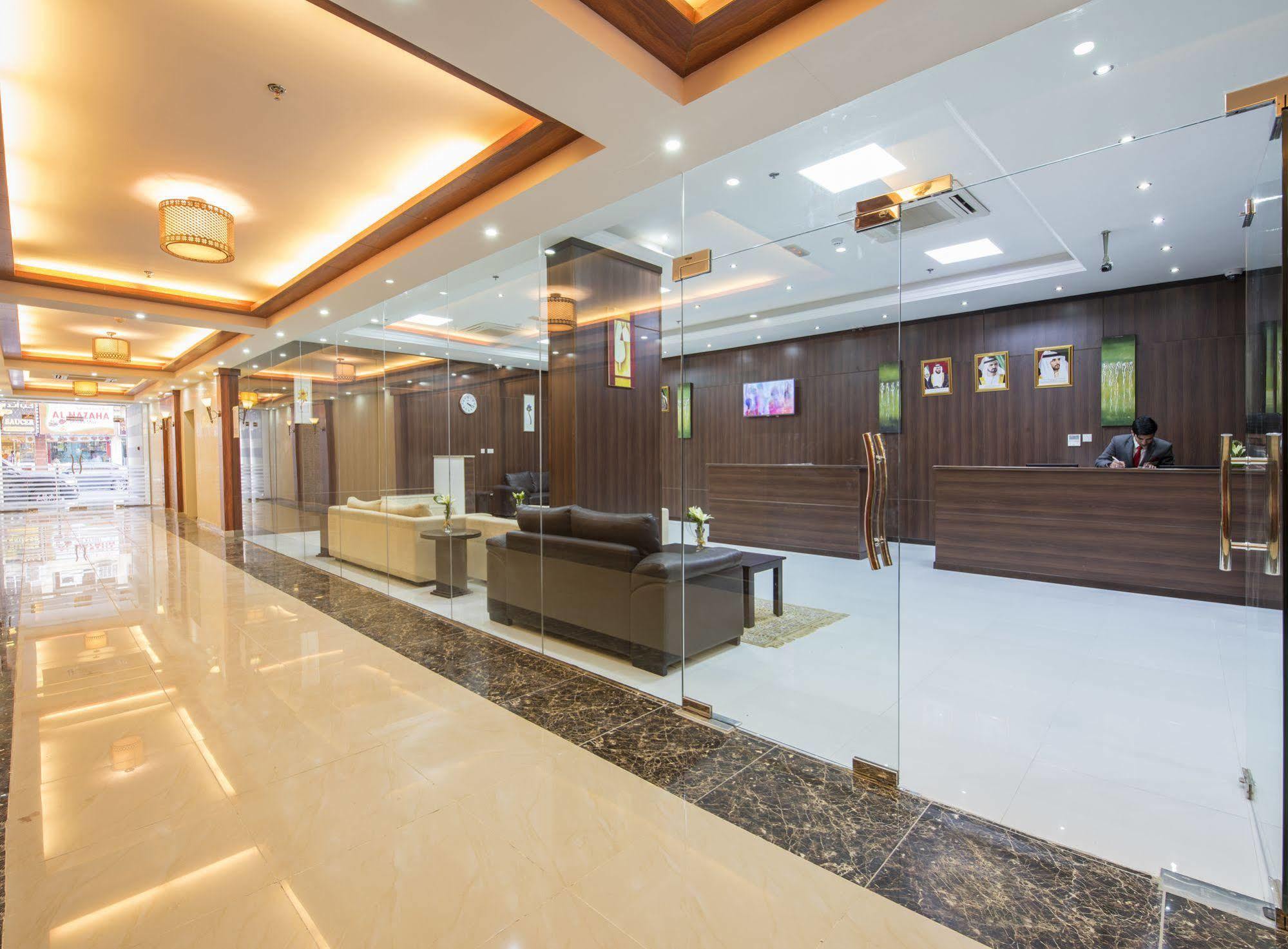 Royal Tulip Hotel LLC Dubai Exterior foto