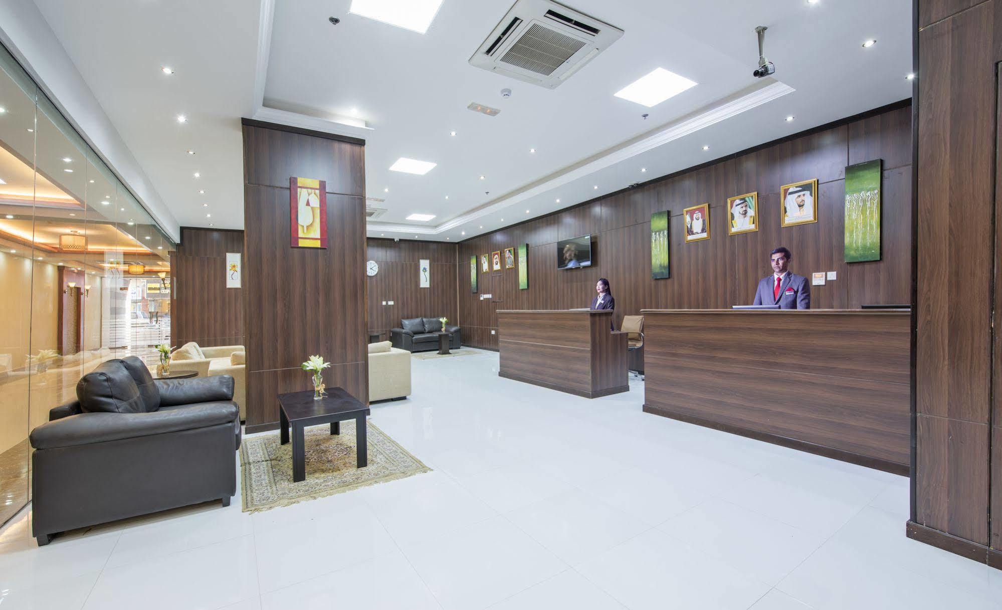 Royal Tulip Hotel LLC Dubai Exterior foto